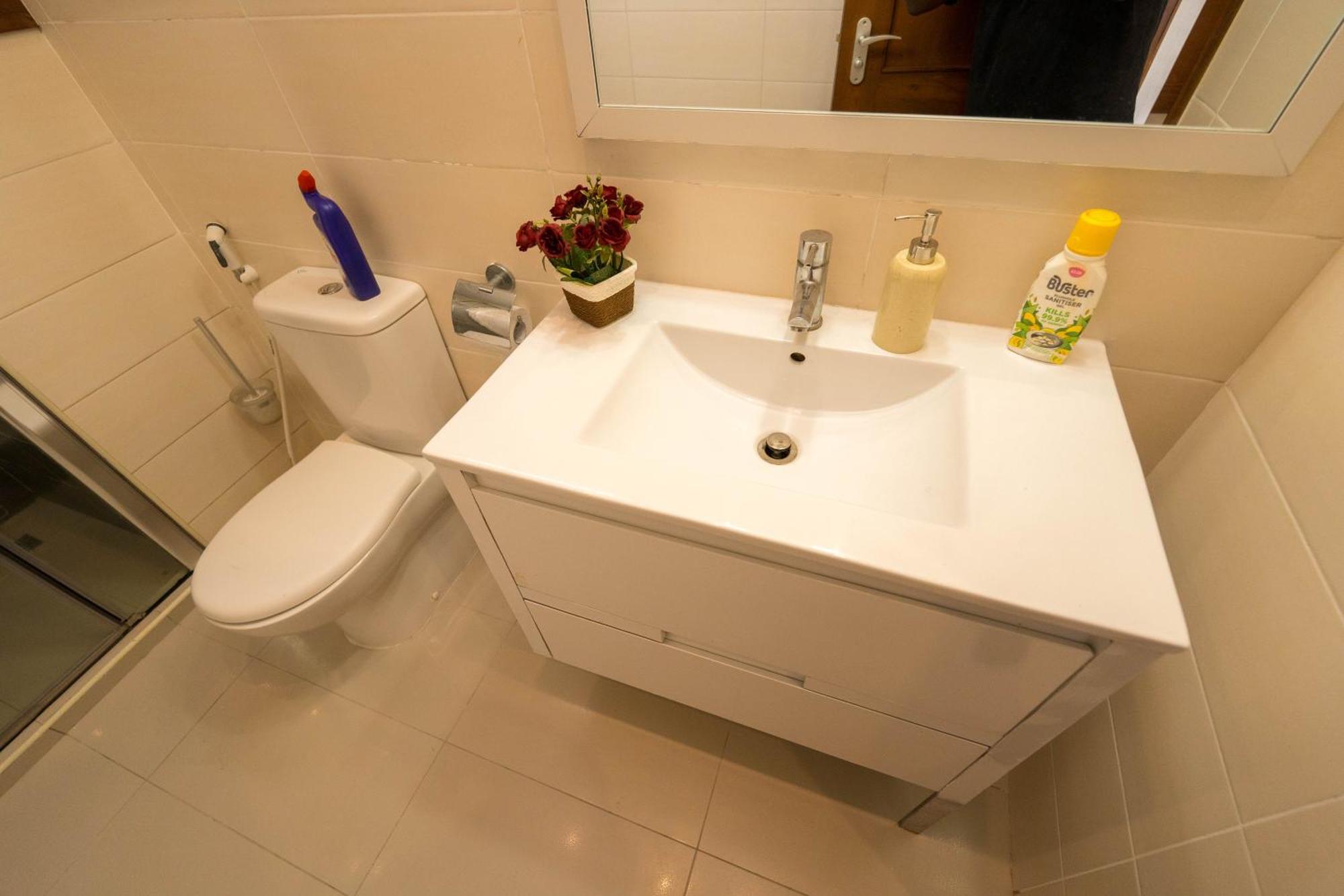 Flo'S Eco Residence Dar es Salaam Ngoại thất bức ảnh