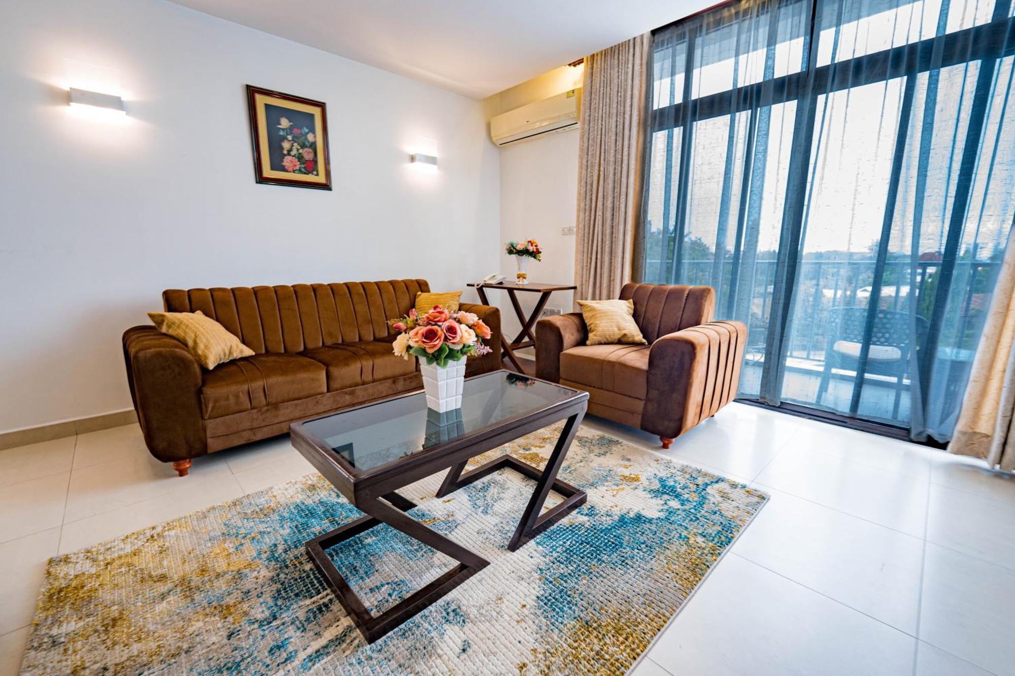 Flo'S Eco Residence Dar es Salaam Ngoại thất bức ảnh